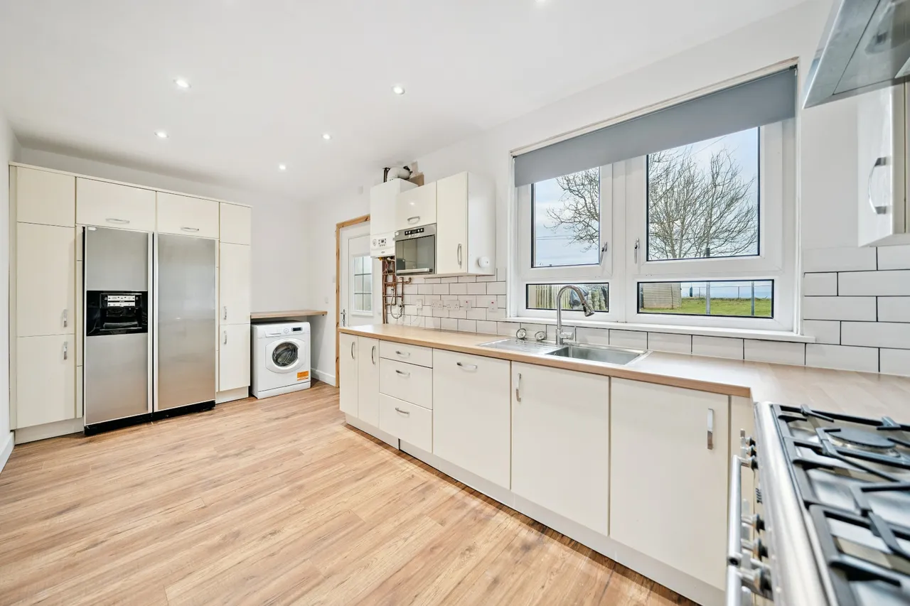 Stuart Road, Carmunnock, G76, photo 5