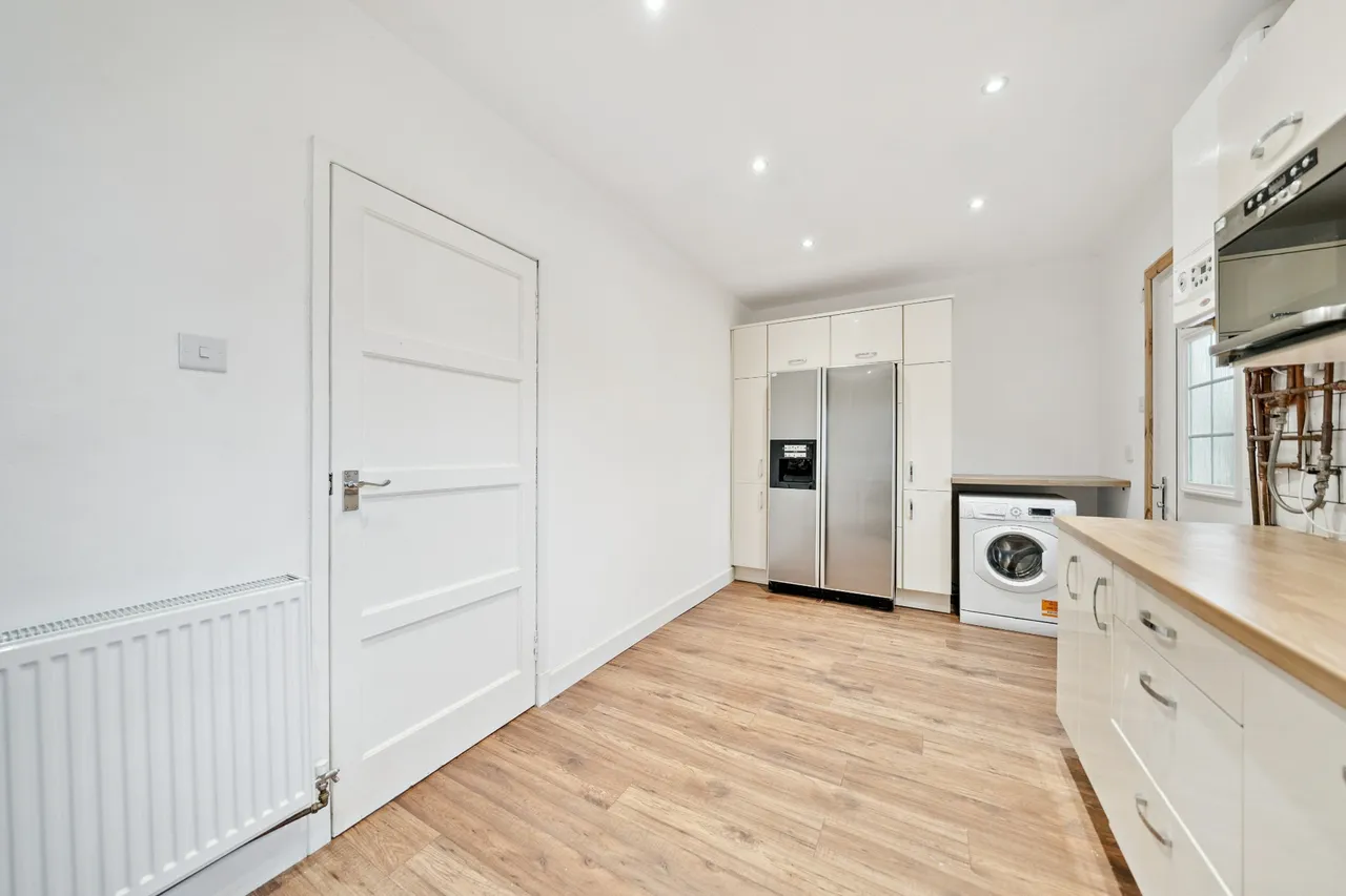 Stuart Road, Carmunnock, G76, photo 7