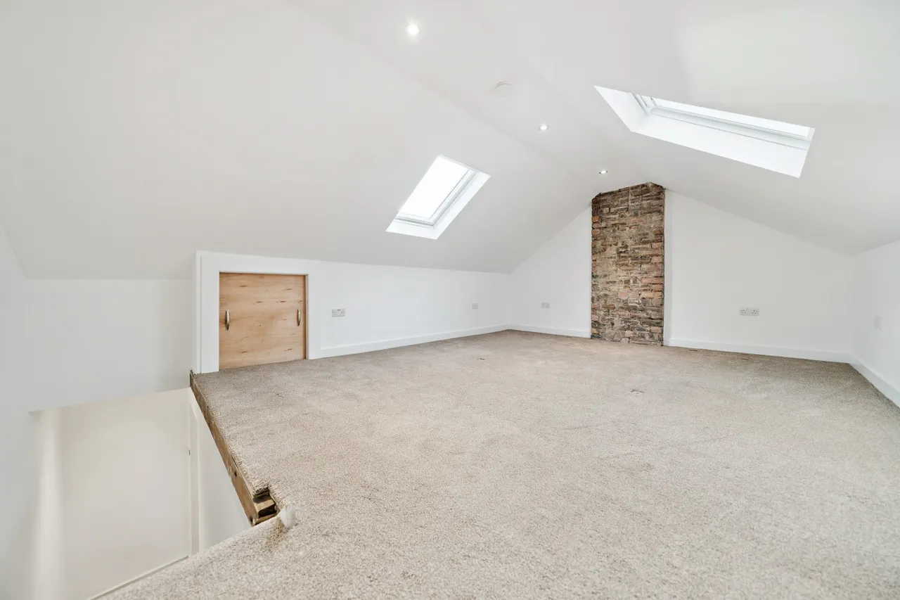 Stuart Road, Carmunnock, G76, photo 13