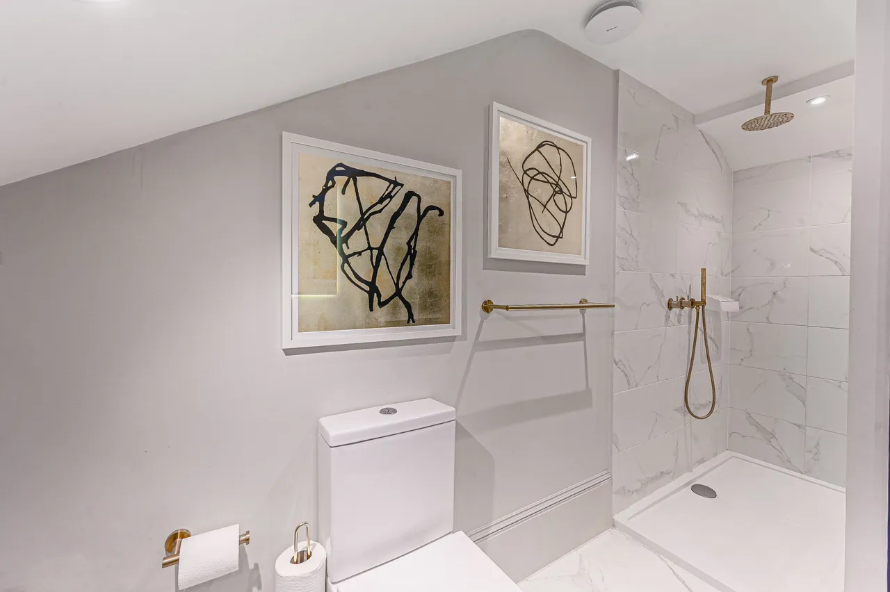 Flat E, 25-26 Tadema Road, London, photo 8