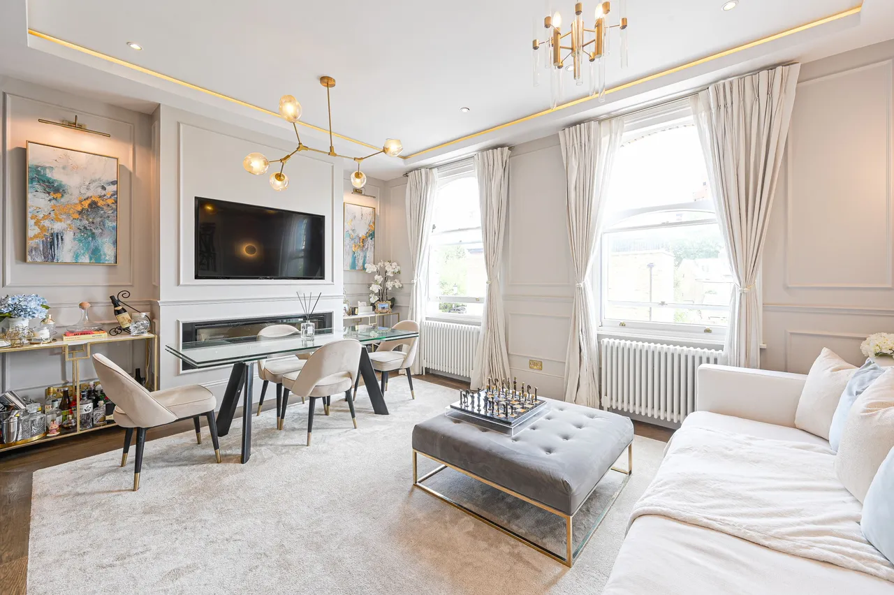 2 bed flat for sale — Flat E, 25-26 Tadema Road, London