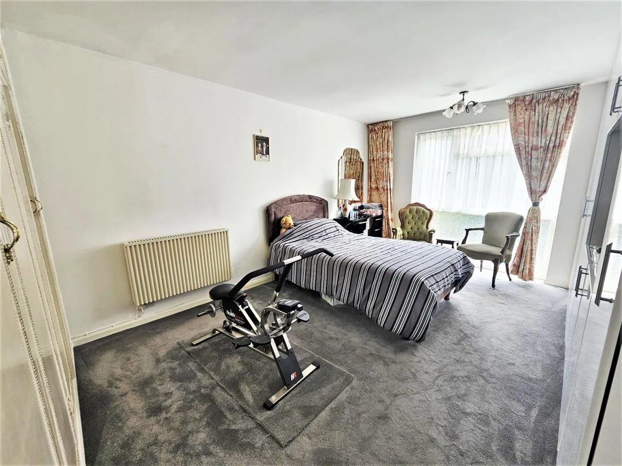 Stonegrove, Edgware, photo 2