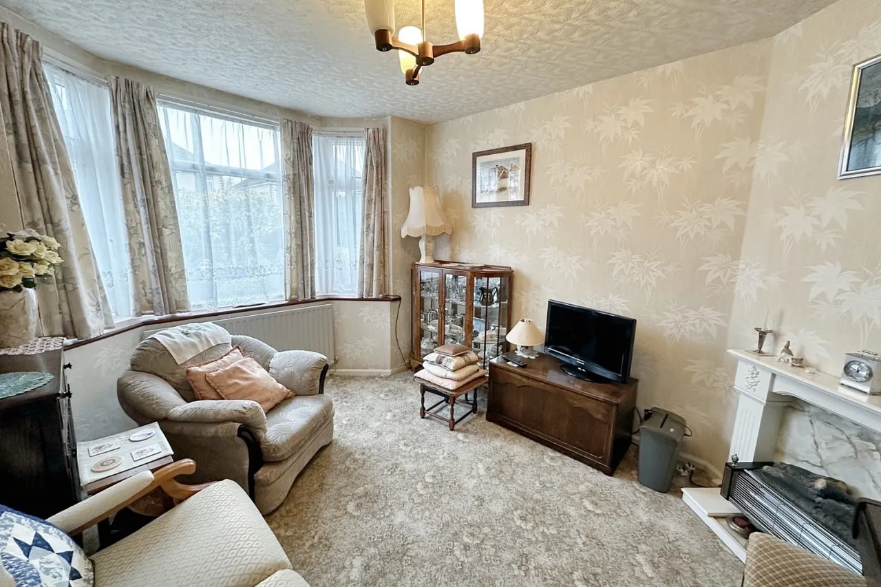 Oakdene Crescent, Weddington, CV10, photo 2