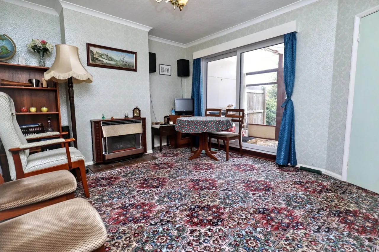 Oakdene Crescent, Weddington, CV10, photo 3