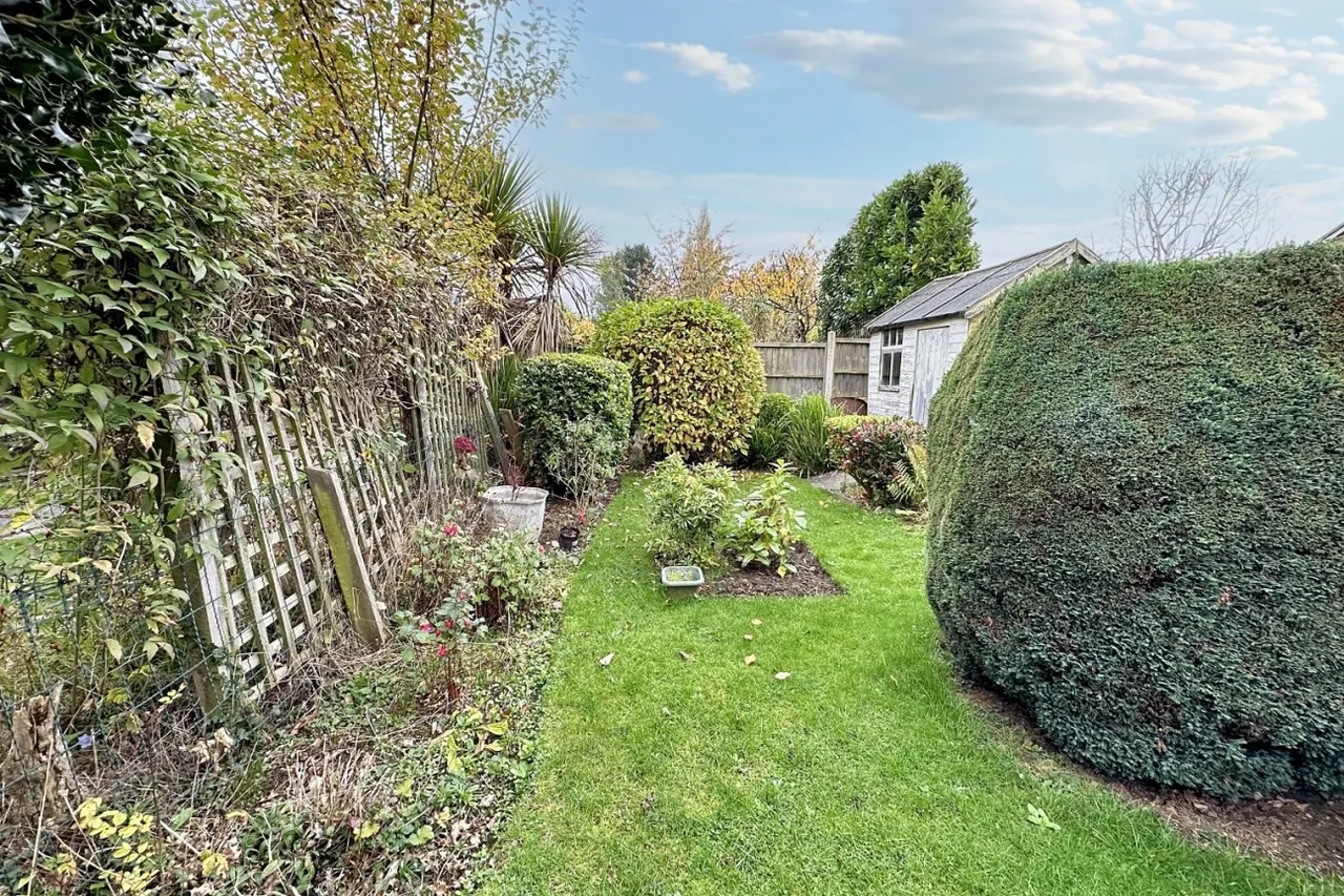 Oakdene Crescent, Weddington, CV10, photo 13