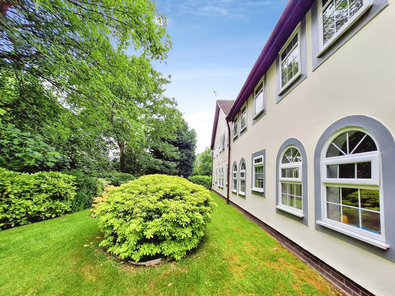 2 bed flat for sale, Stockport Road, Marple, SK6