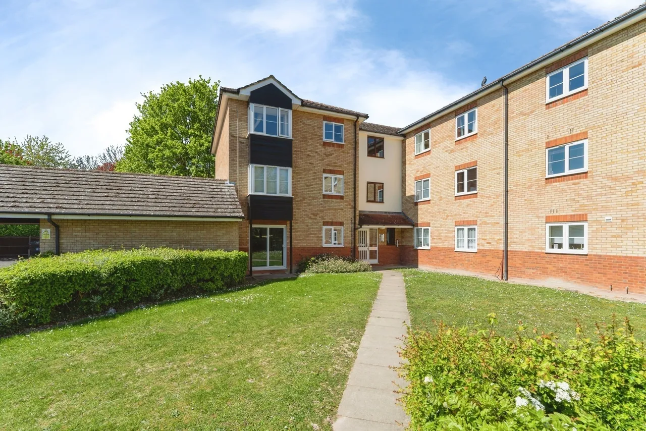 2 bed flat for sale, Tamarin Gardens, Cambridge, CB1
