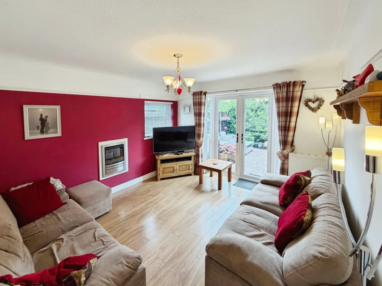 Clydesdale, Whitby, CH65, photo 8
