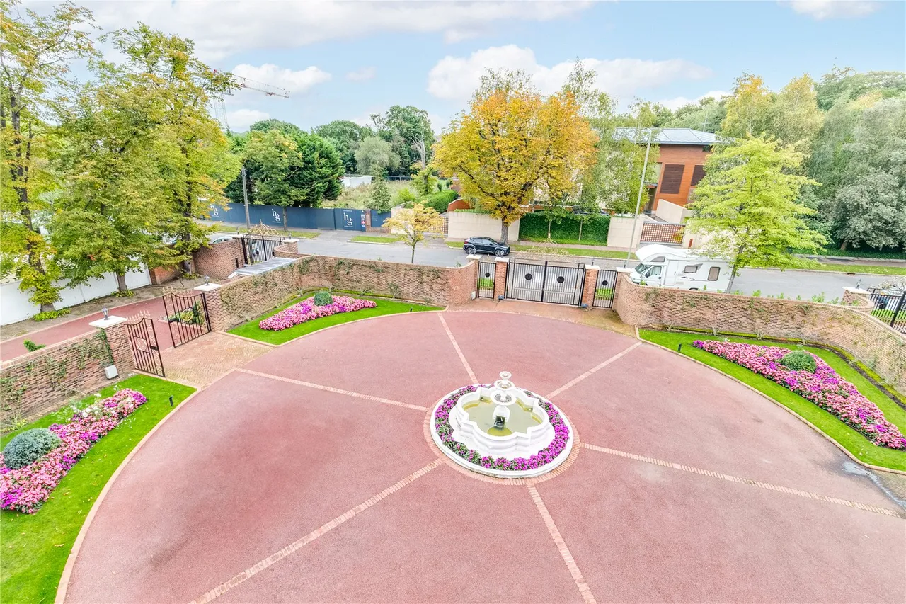 The Bishops Avenue, London, N2 0BA, photo 7