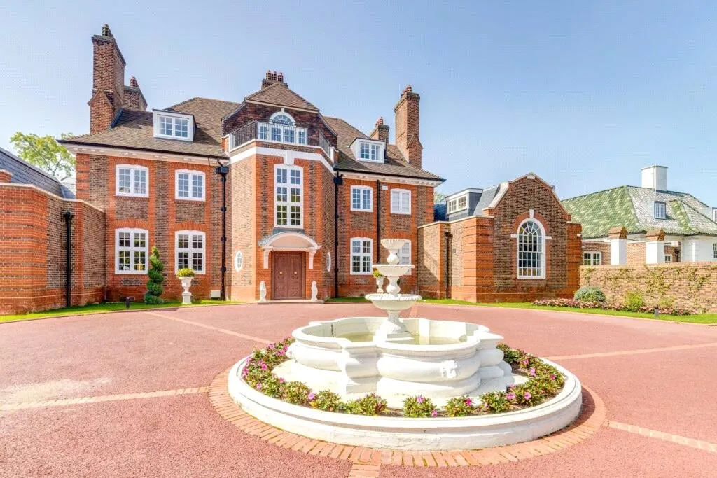 11 bed house for sale — The Bishops Avenue, London, N2 0BA