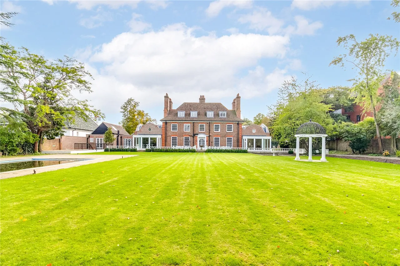The Bishops Avenue, London, N2 0BA, photo 4