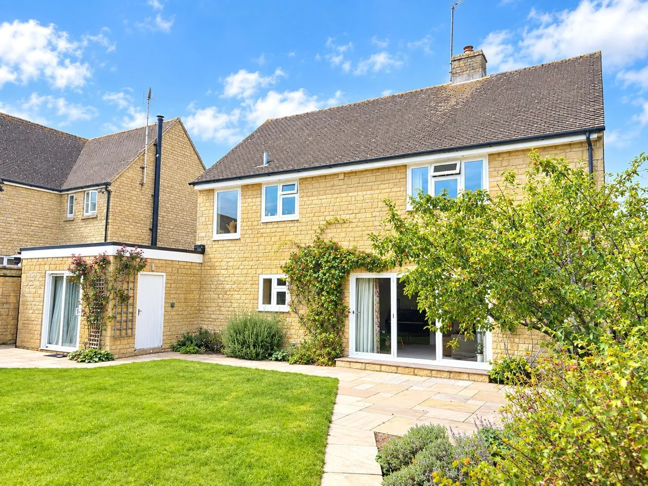 Meadow Lane, Shipton-under-Wychwood, OX7, photo 2