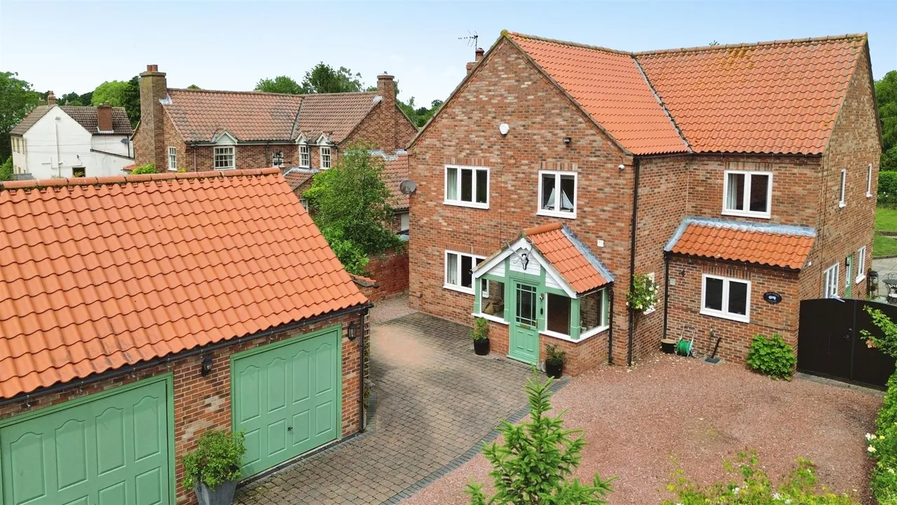 Town Street, Clayworth, photo 17
