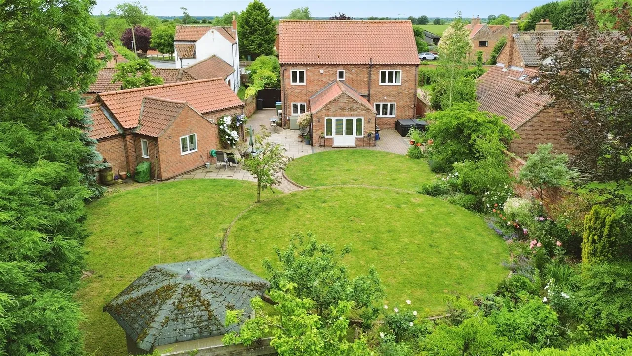 Town Street, Clayworth, photo 9