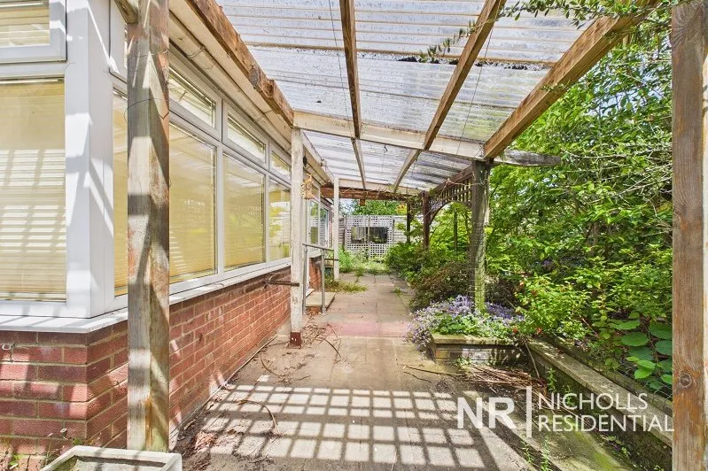 St Pauls Close, Chessington, KT9, photo 24