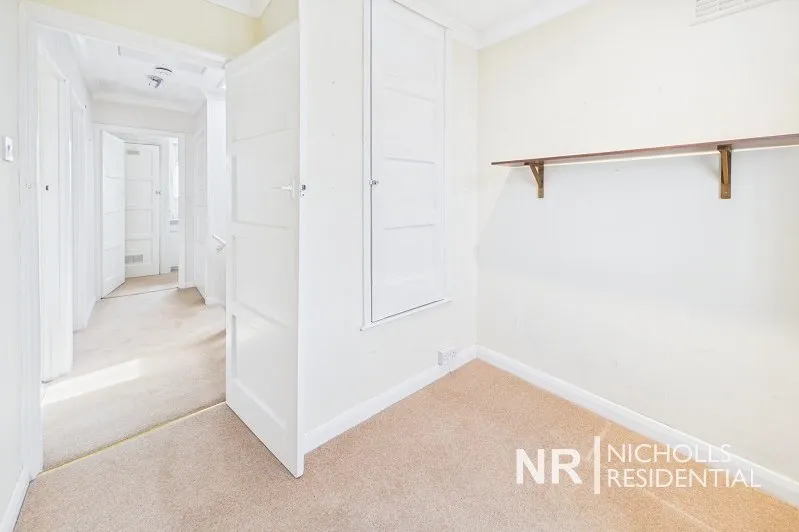 St Pauls Close, Chessington, KT9, photo 20