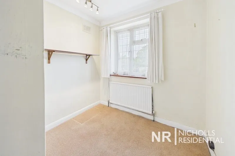 St Pauls Close, Chessington, KT9, photo 21