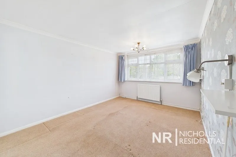 St Pauls Close, Chessington, KT9, photo 14