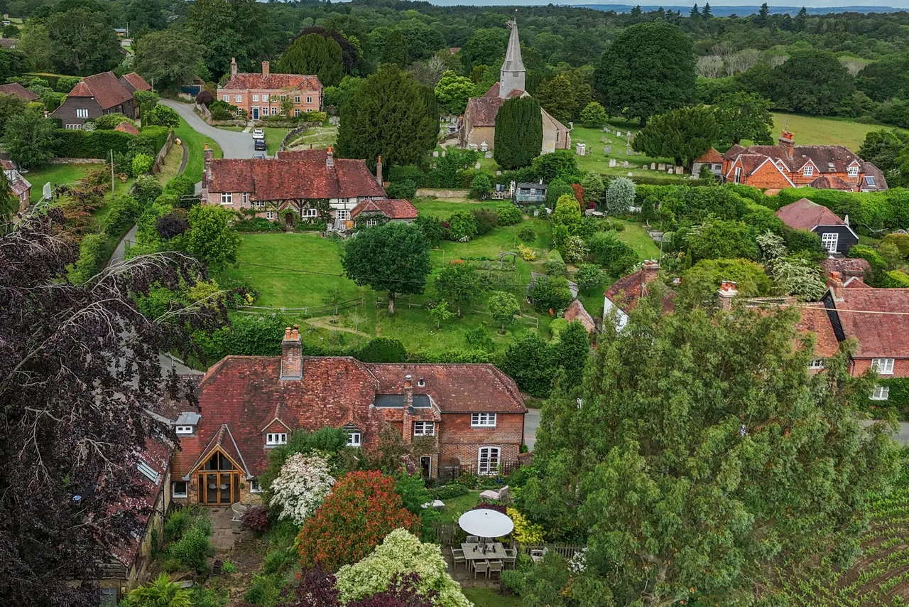 The Street, Thursley, GU8, photo 34