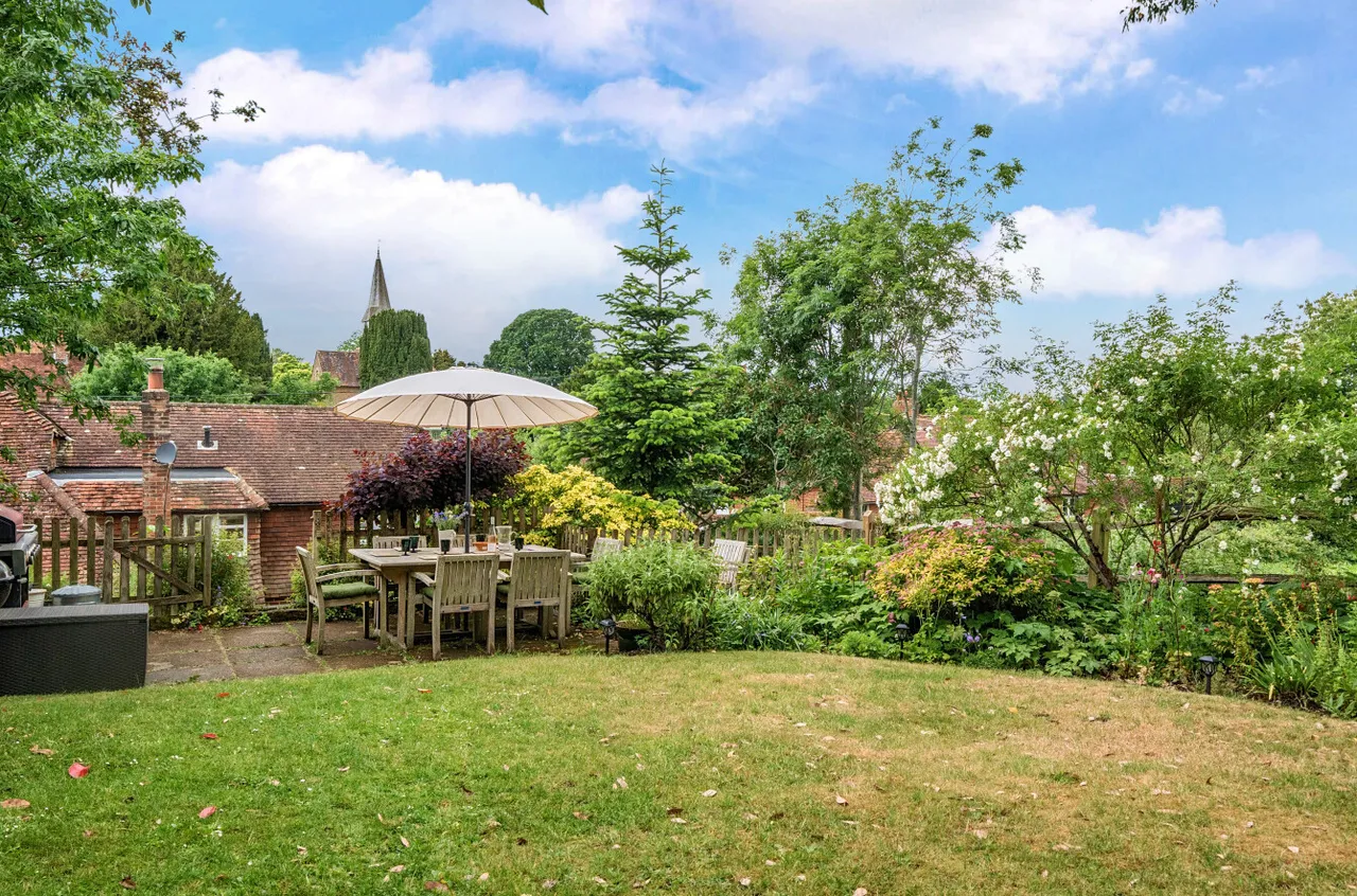 The Street, Thursley, GU8, photo 32