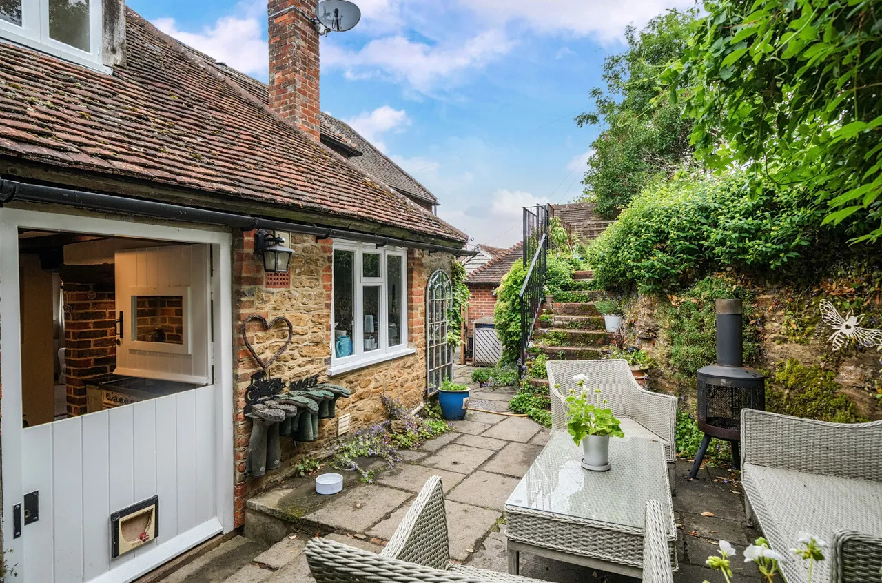 The Street, Thursley, GU8, photo 26