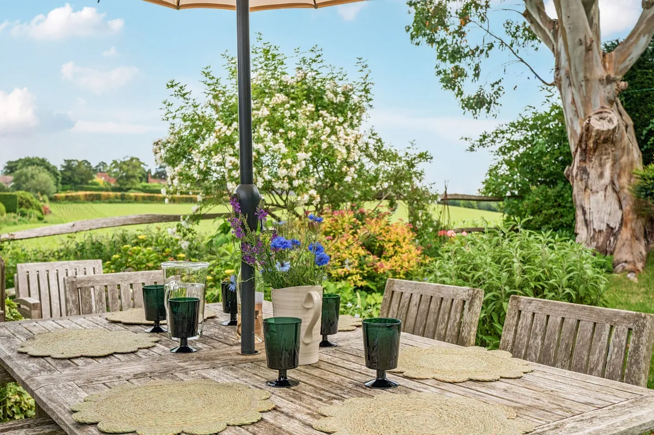 The Street, Thursley, GU8, photo 28