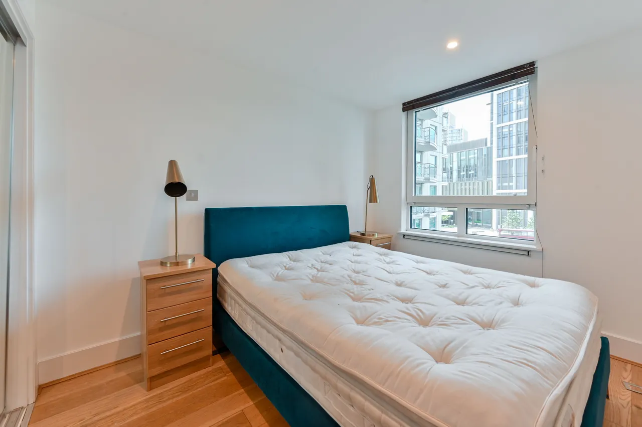 London, SW8, photo 6