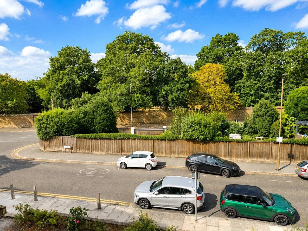 Vanbrugh Fields, London, SE3, photo 15