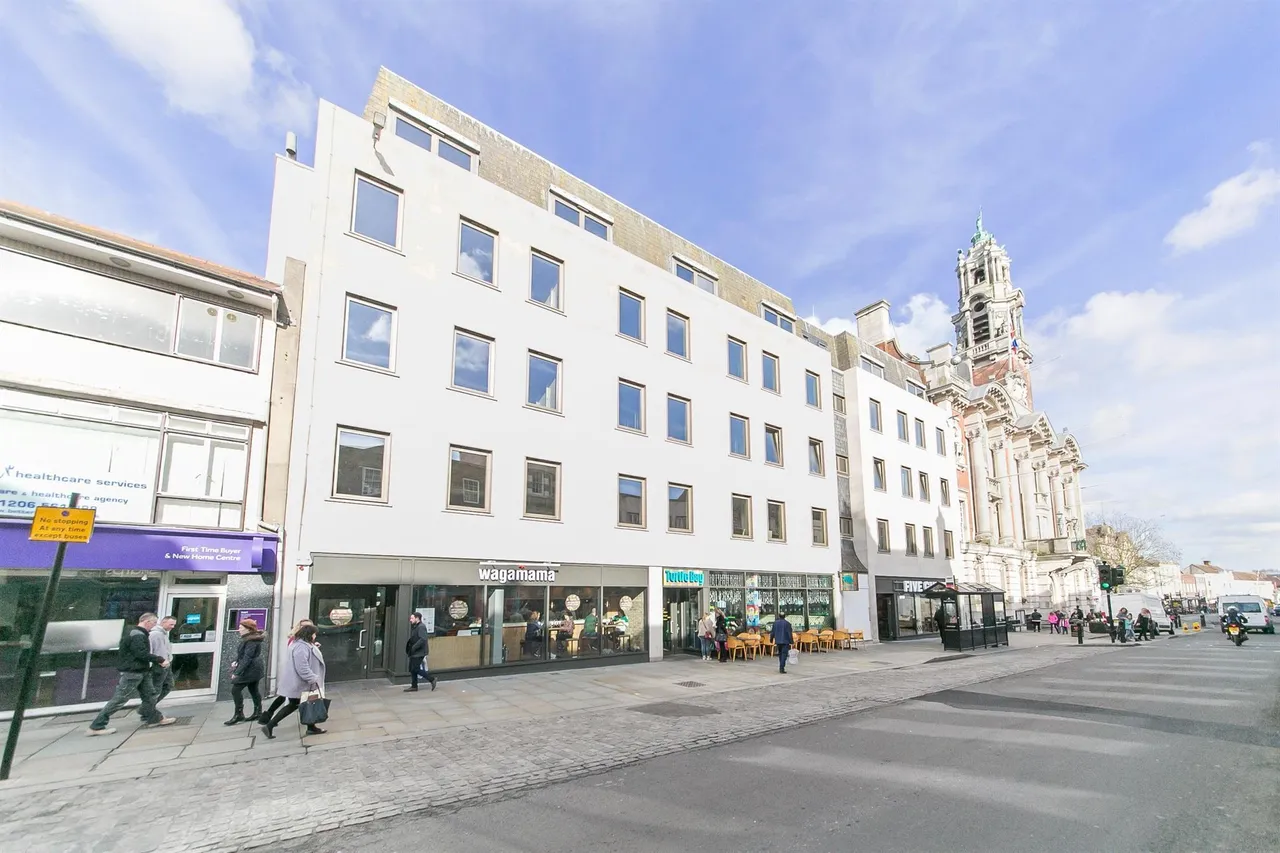 1 bed flat to rent — High Street, Colchester