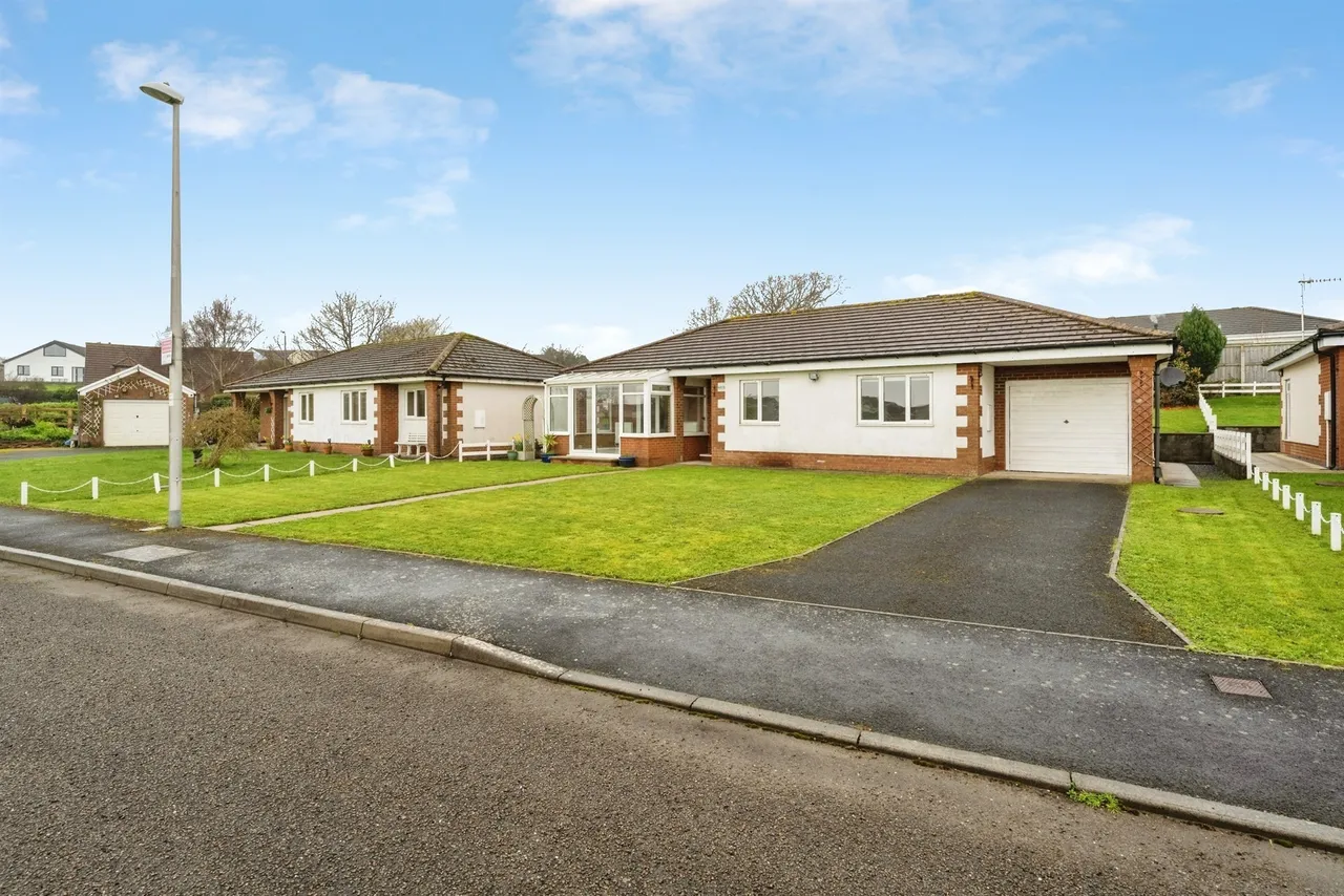 3 bed house for sale, Parc Tyisha Burry Port, SA16