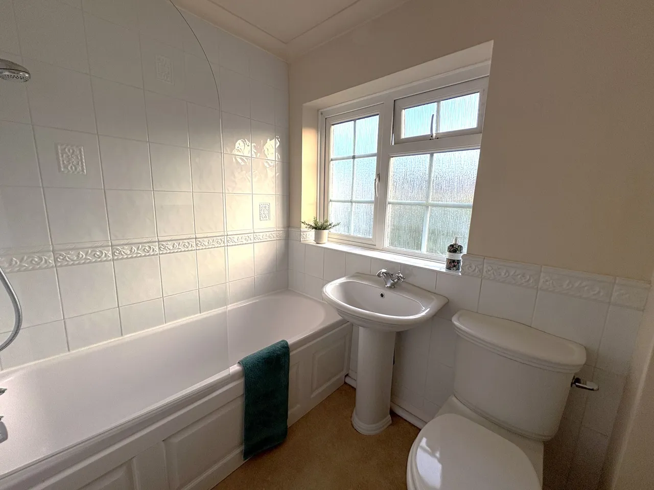 Lyneham Gardens, Cranbrook Drive, Maidenhead, Berkshire, photo 6