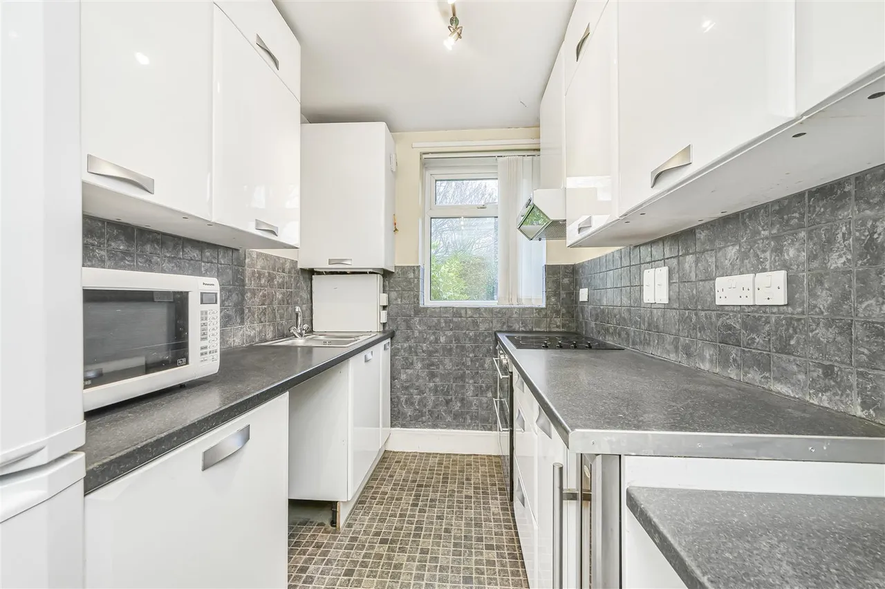 Rosemary Gardens, London, SW14, photo 3