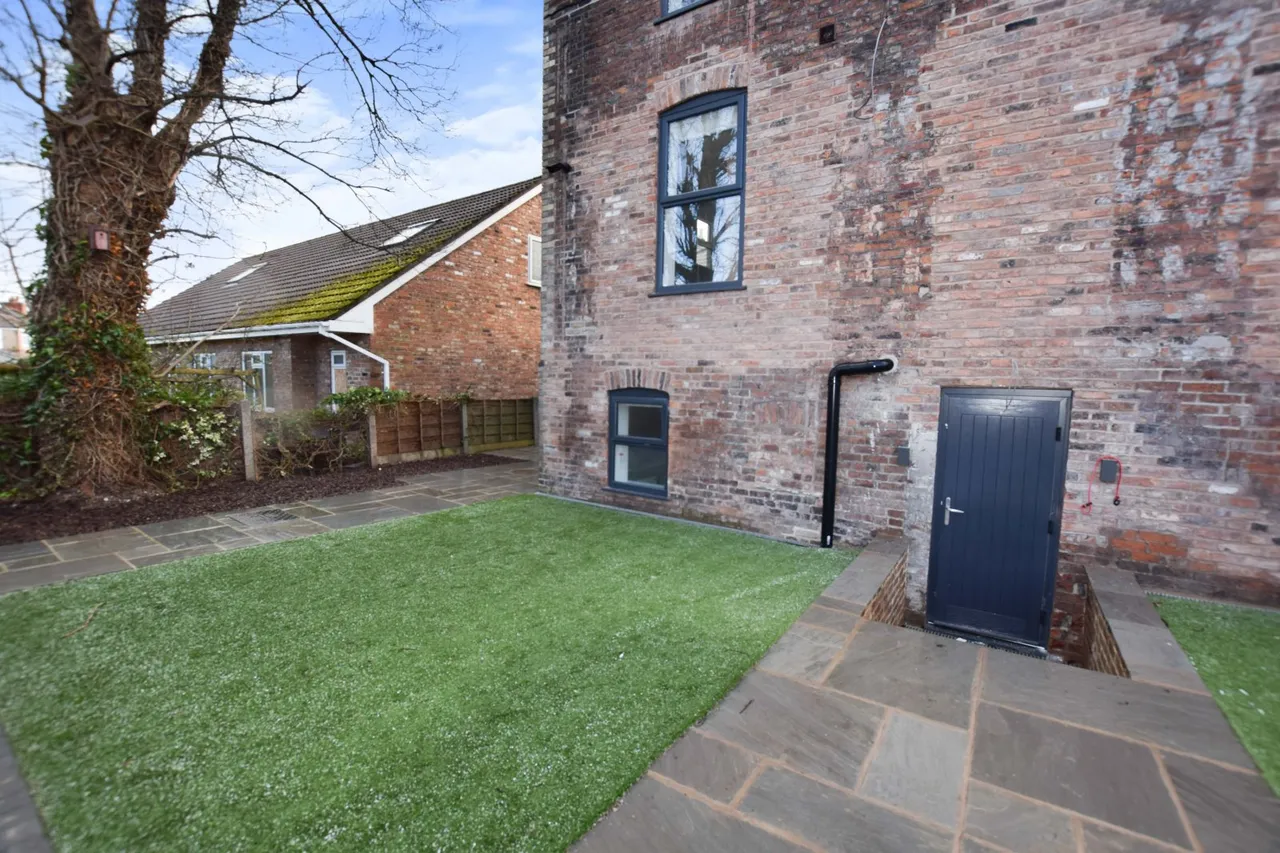Barrington Road, Altrincham, WA14, photo 9