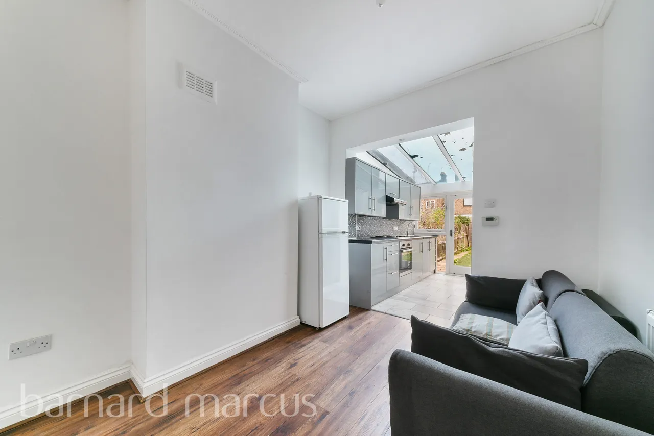 4 bed house to rent — Liverpool Grove, LONDON