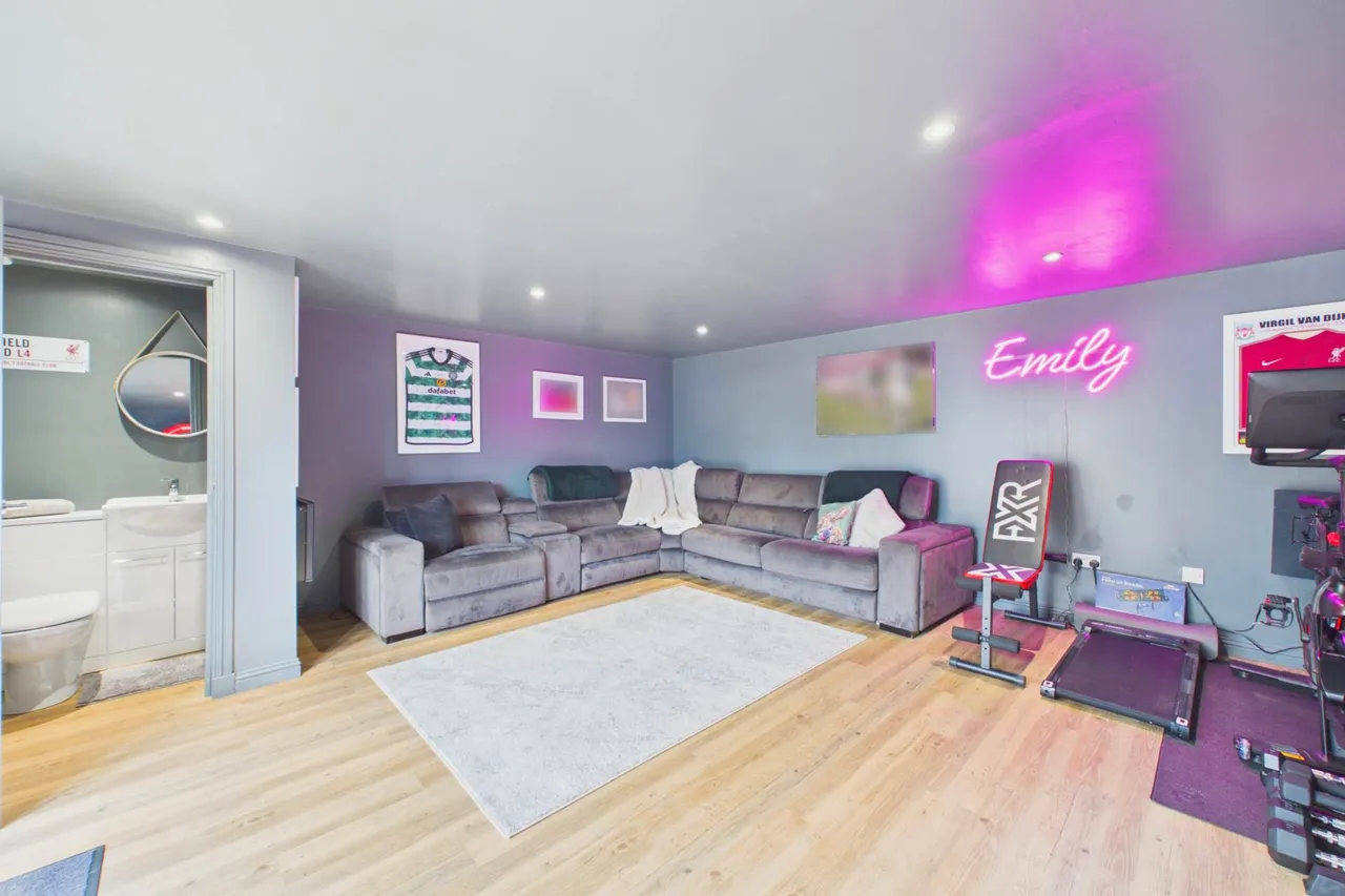 Jerviston Road, Motherwell, photo 34