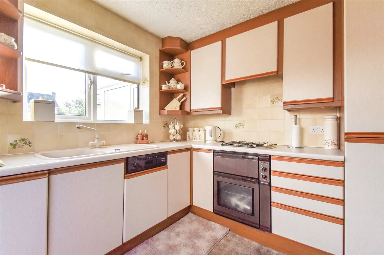 Meadow Way, Aldershot, Hampshire, GU12 4UU, photo 9