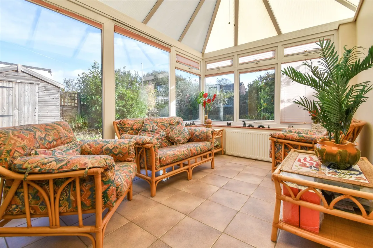 Meadow Way, Aldershot, Hampshire, GU12 4UU, photo 7