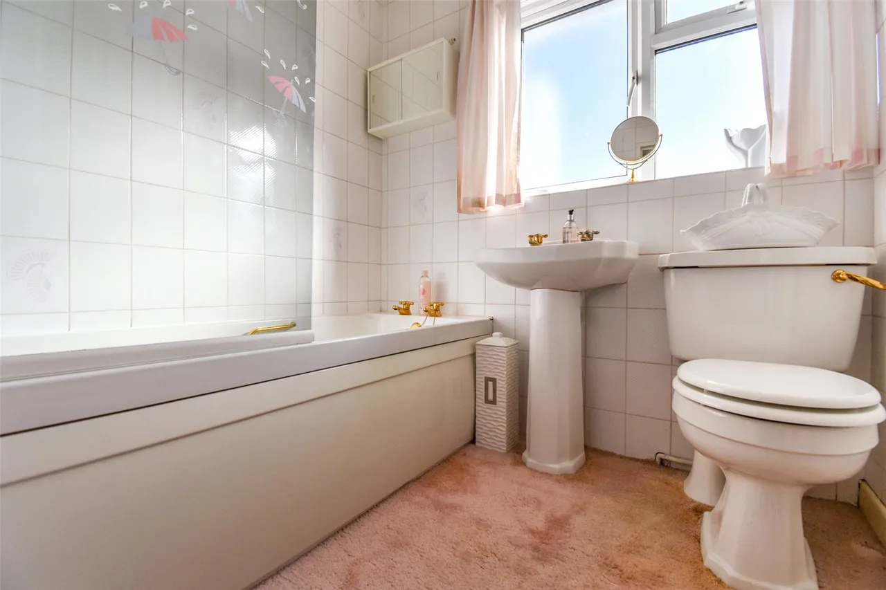 Meadow Way, Aldershot, Hampshire, GU12 4UU, photo 11
