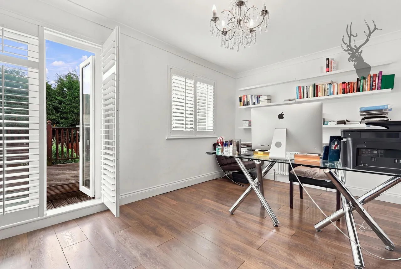 Buckhurst Hill, IG9, photo 11