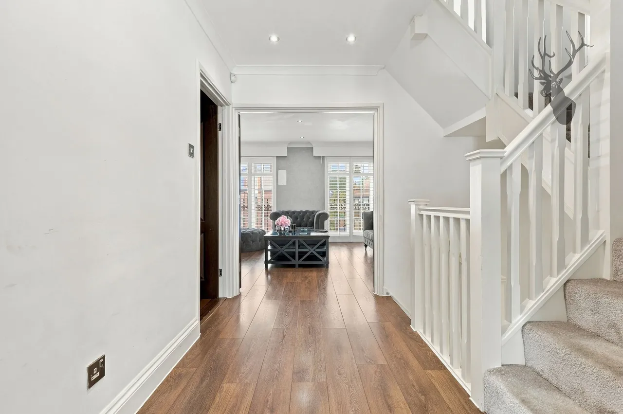 Buckhurst Hill, IG9, photo 8