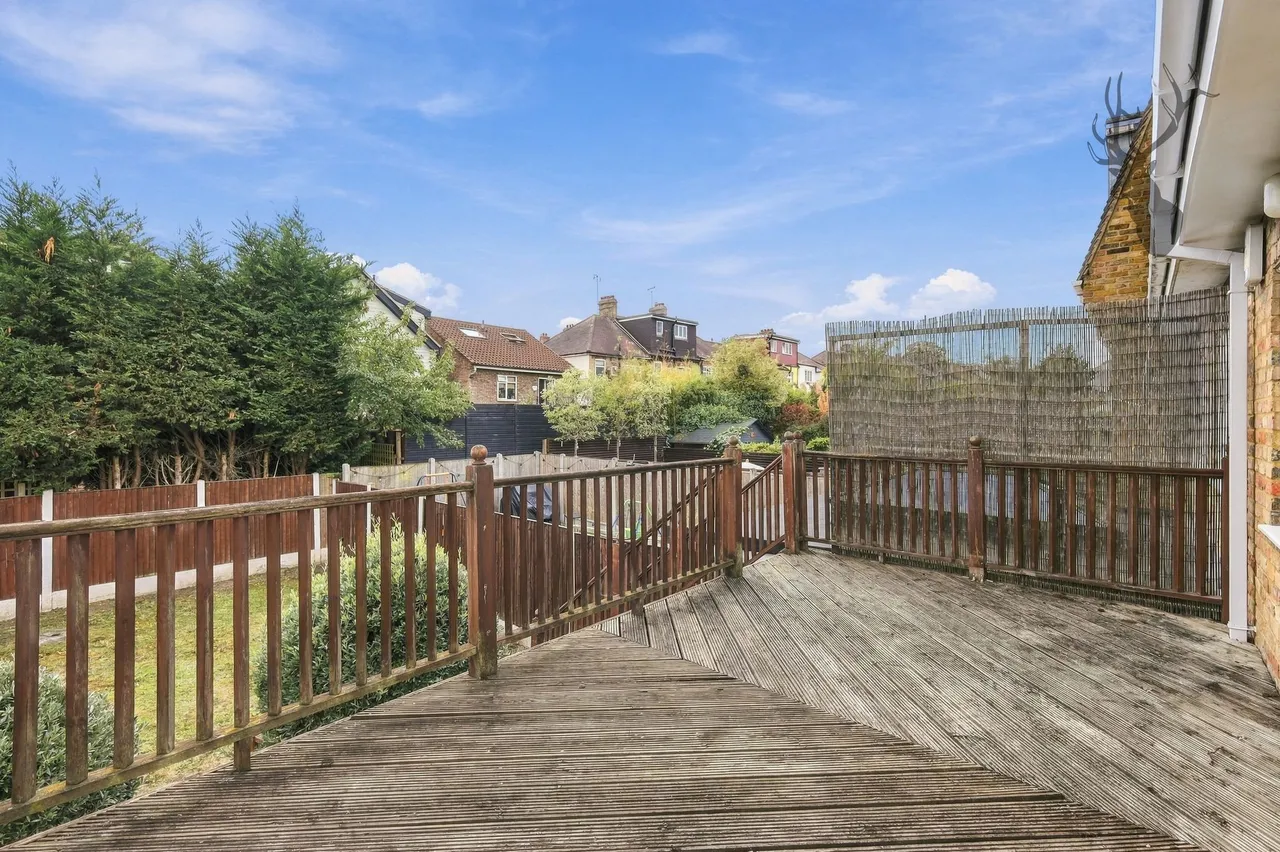 Buckhurst Hill, IG9, photo 24