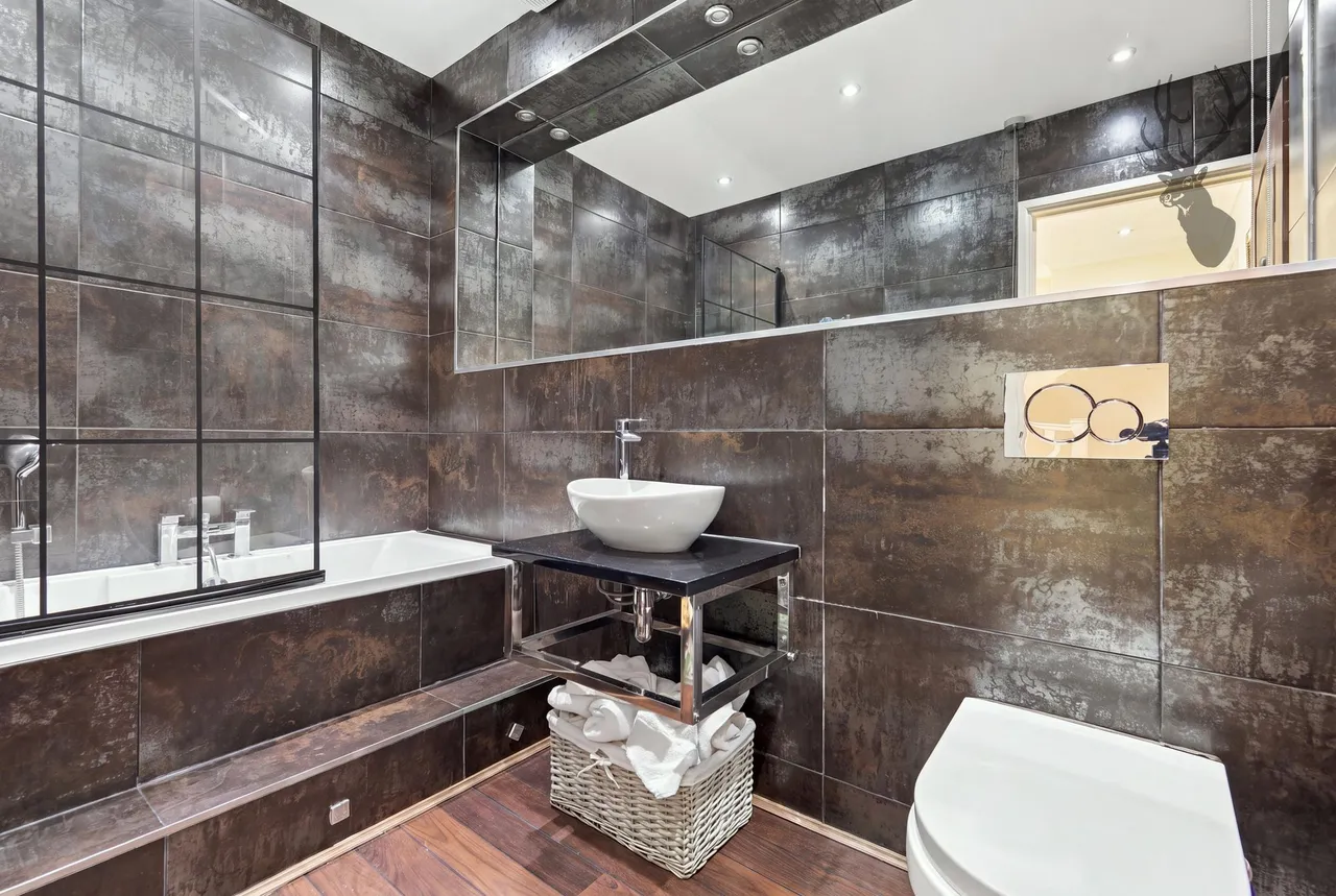 Buckhurst Hill, IG9, photo 19