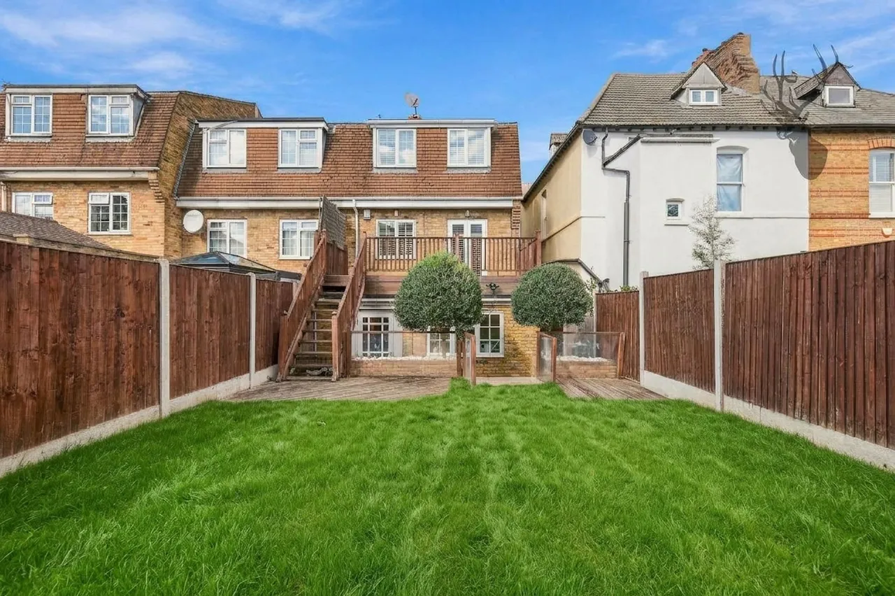 Buckhurst Hill, IG9, photo 25