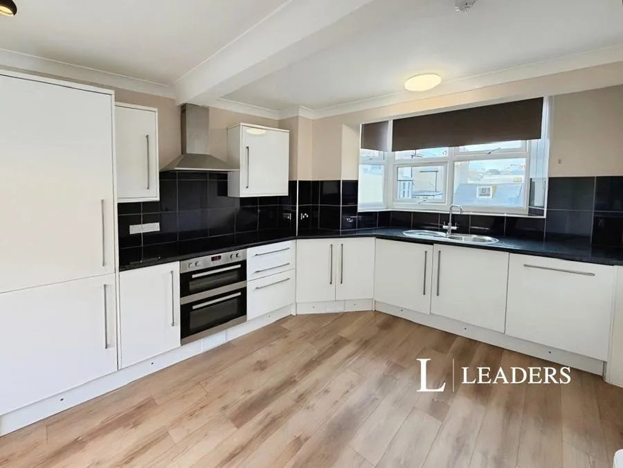 2 bed flat to rent, Princes Place, Brighton, BN1