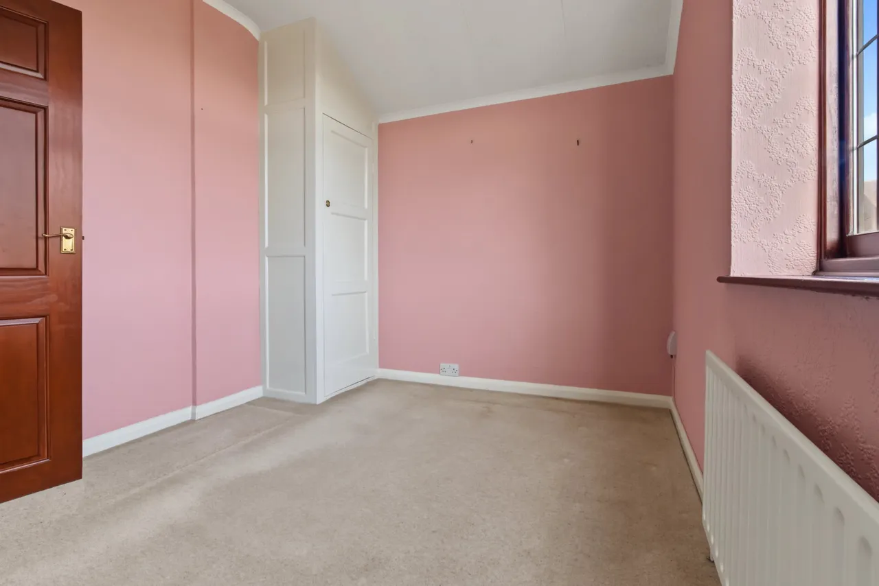 Rise Park Boulevard, Rise Park, RM1, photo 13