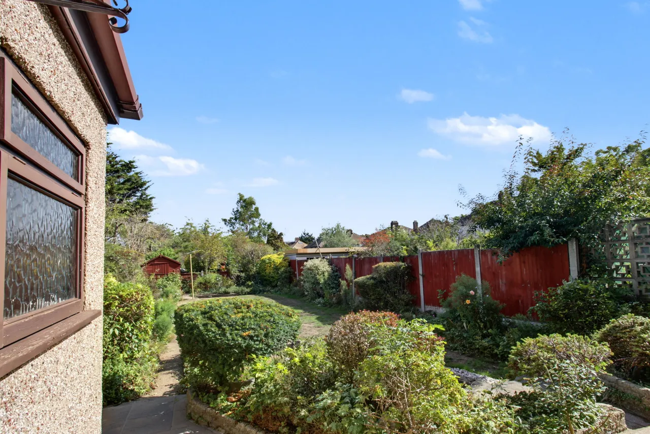 Rise Park Boulevard, Rise Park, RM1, photo 17