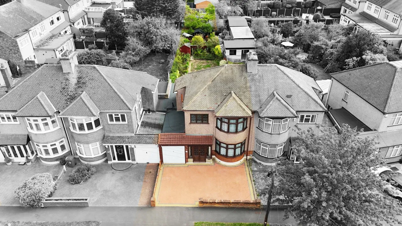 Rise Park Boulevard, Rise Park, RM1, photo 21