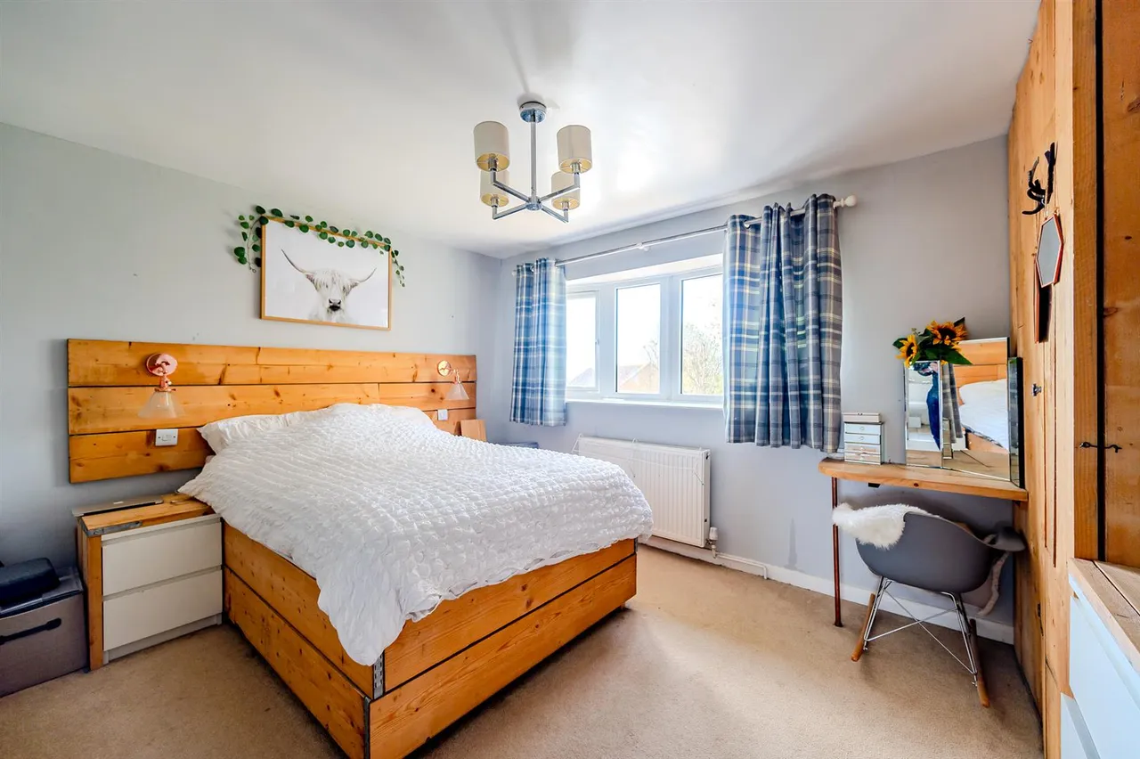 Barn Close, Seaford, photo 5