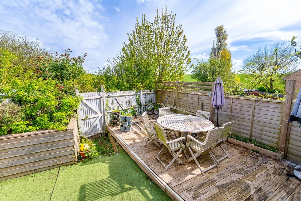 Barn Close, Seaford, photo 18