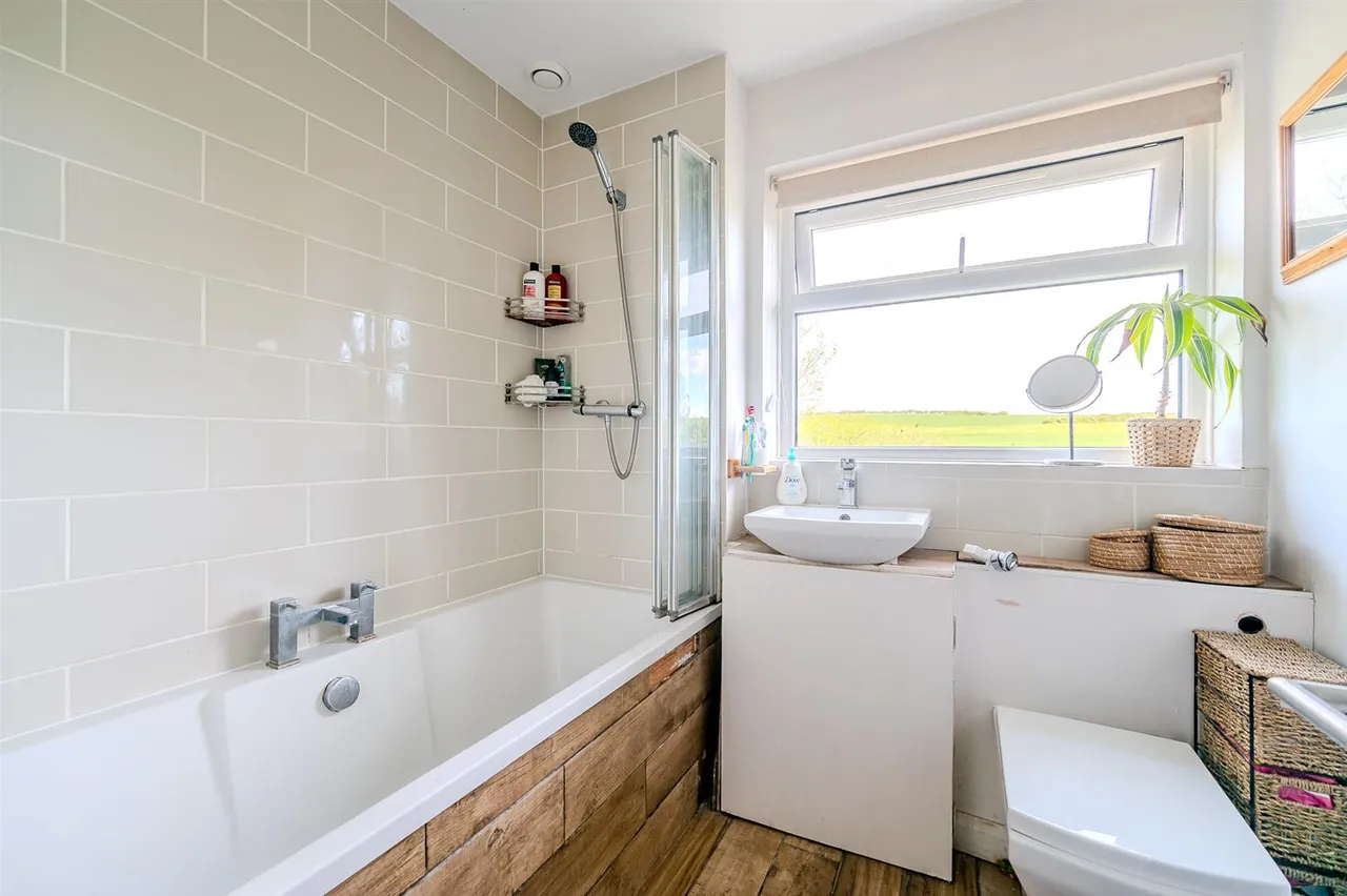 Barn Close, Seaford, photo 6
